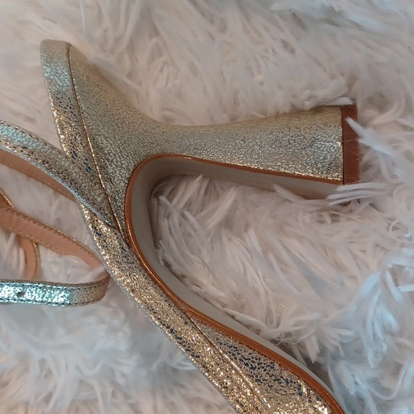 Steve Madden Nicky Open Toe Gold Flare Heel Sandals Size 10 New - Picture 11 of 16